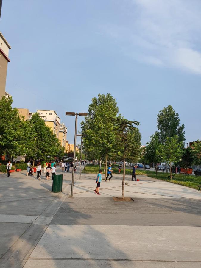 Cozy 1 Bedroom Apartment Near Parks, Cafes & Restaurants Tirana Kültér fotó