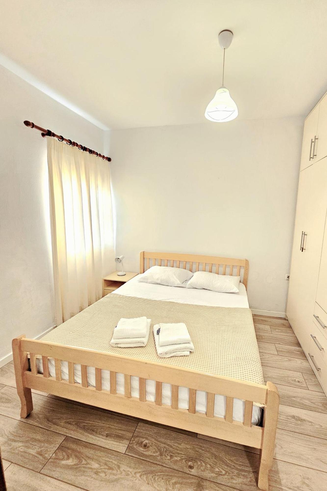 Cozy 1 Bedroom Apartment Near Parks, Cafes & Restaurants Tirana Kültér fotó