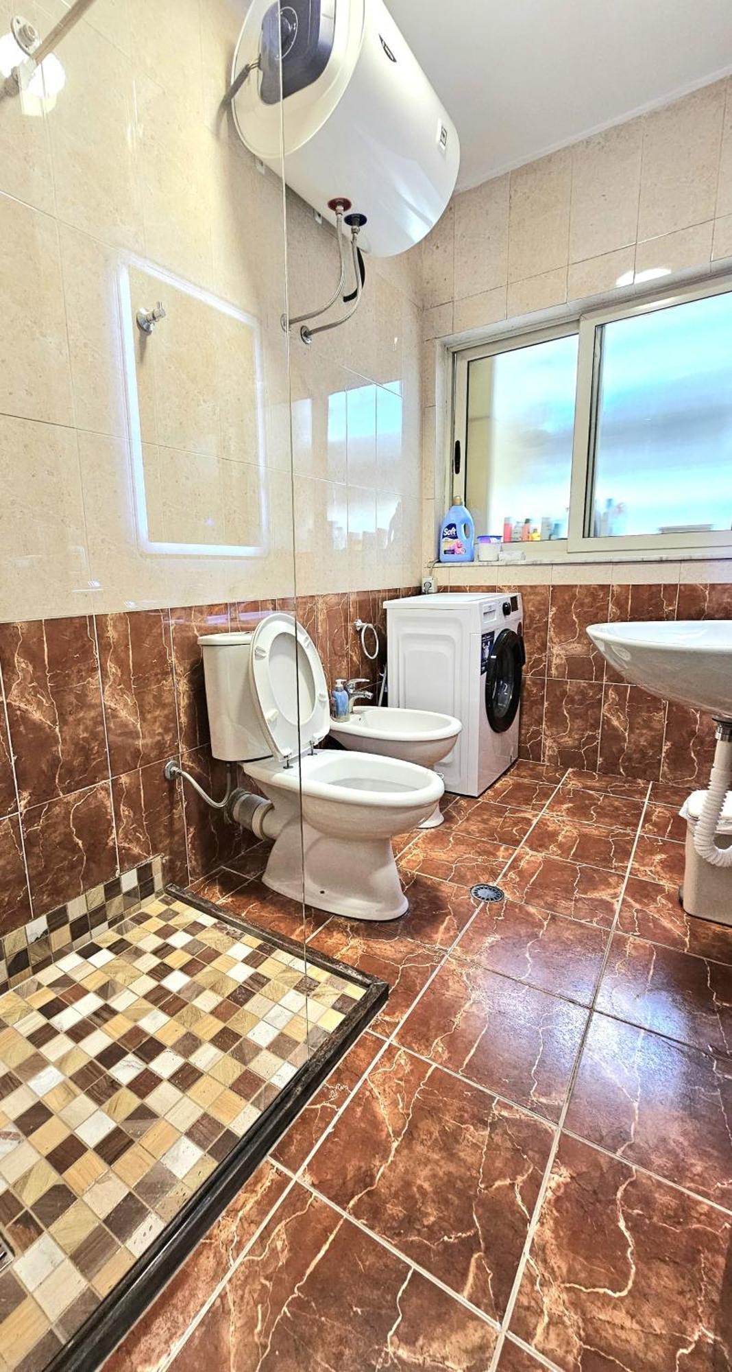Cozy 1 Bedroom Apartment Near Parks, Cafes & Restaurants Tirana Kültér fotó